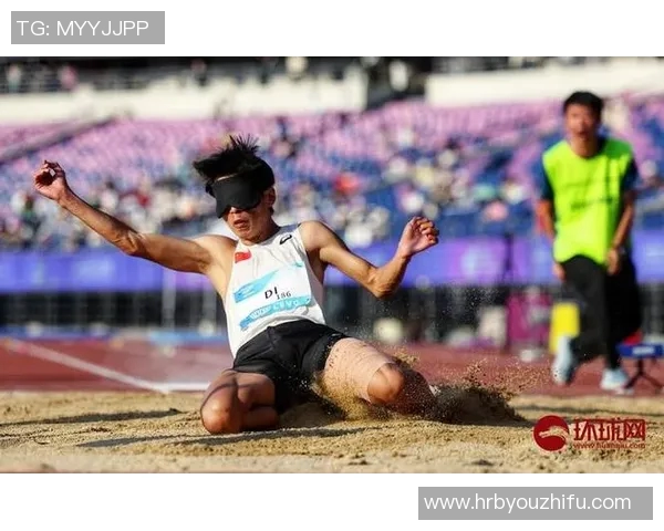 中国选手打破亚洲跳远纪录,教练当场落泪 中国选手打破亚洲跳远纪录,教练当场落泪